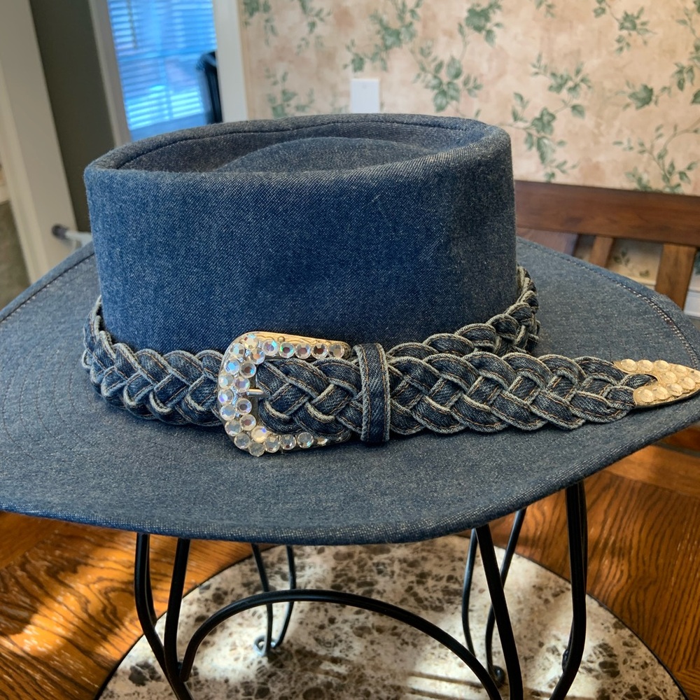 NWOT Simply Barbara Blue Denim Cowgirl Western Hat with rhinestone Accents Sz M